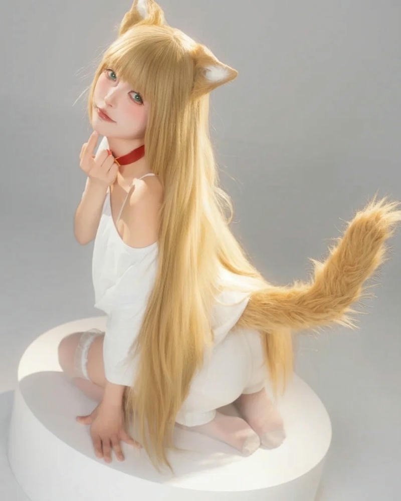 Cô gái hóa thân mèo biểu cảm tự nhiên cuốn hút