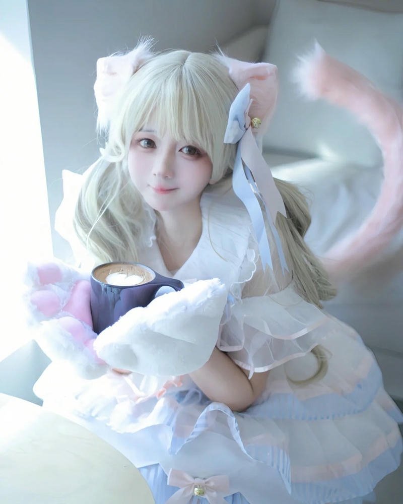 Cô nàng mèo cosplay tạo hình sinh động cuốn hút