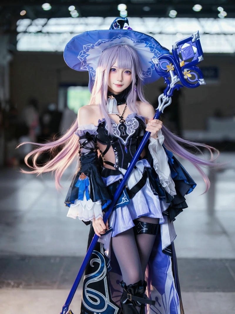 Cosplay anime nữ thể hiện phong cách nhân vật đặc sắc