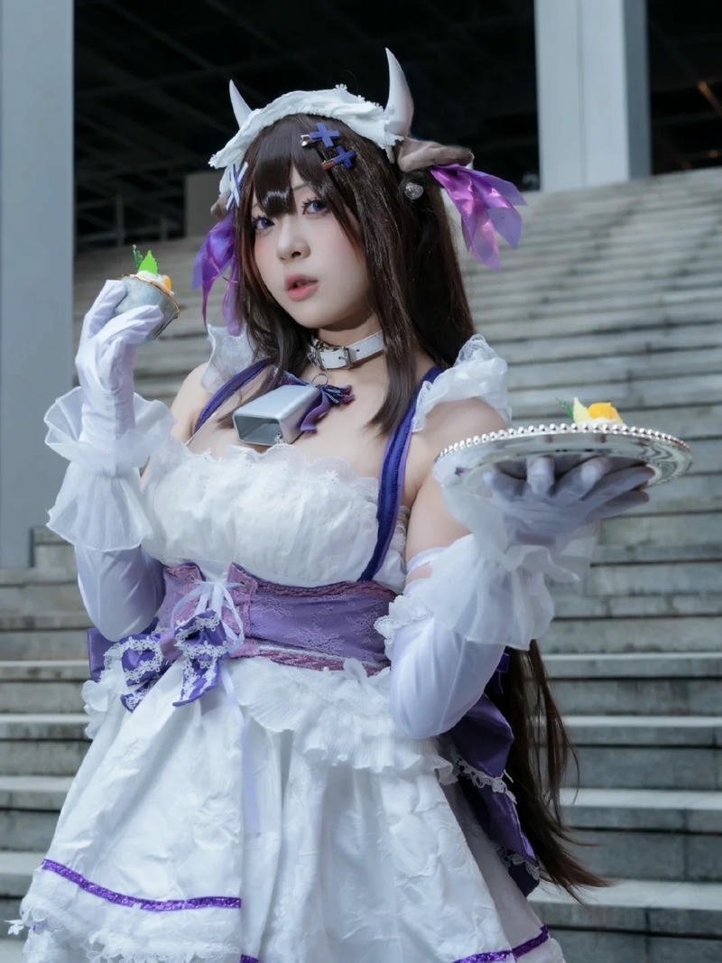 Cosplay bò sữa phong cách độc đáo dễ nhận diện