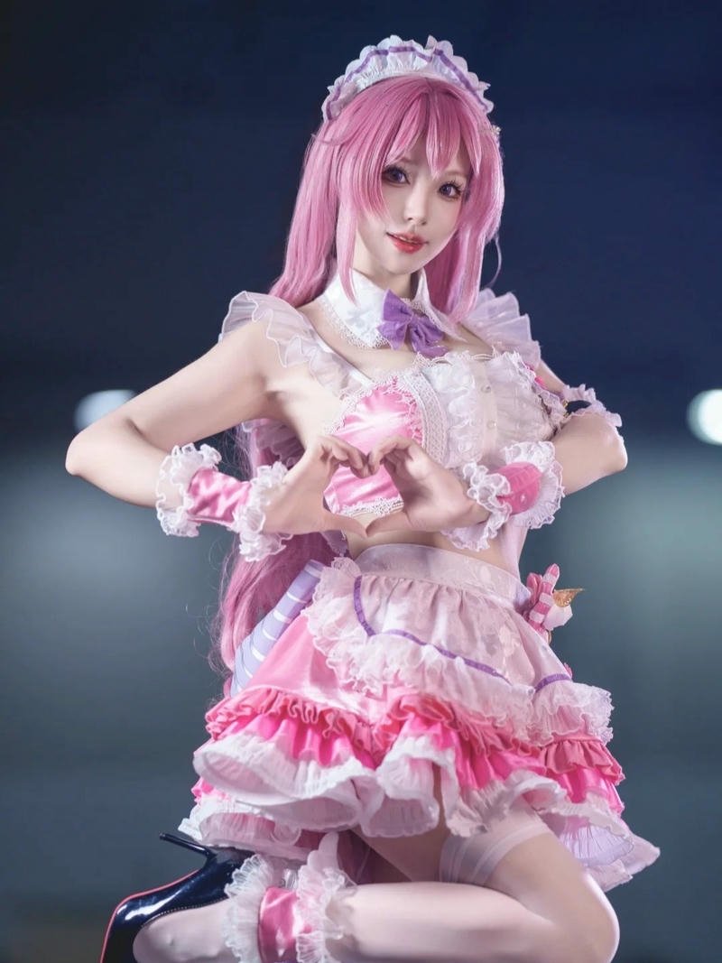 Cosplay hầu gái nổi bật với trang phục đặc trưng chuẩn chỉnh