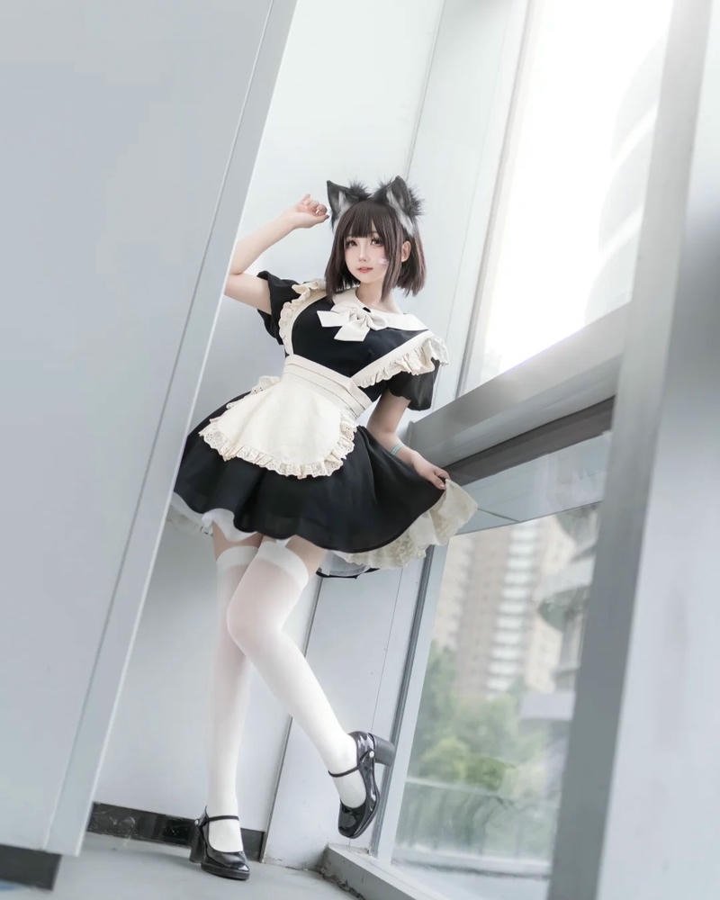 Cosplay hầu gái thể hiện phong cách nhân vật dễ nhận biết