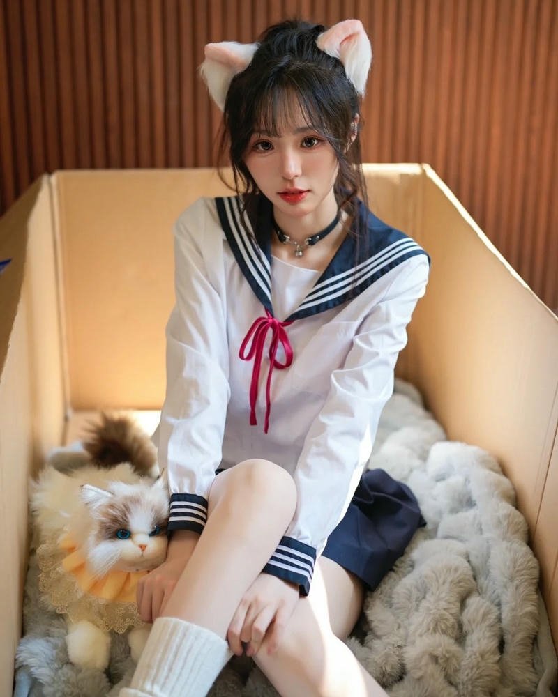 Cosplay mèo ánh mắt cuốn hút đầy cảm xúc