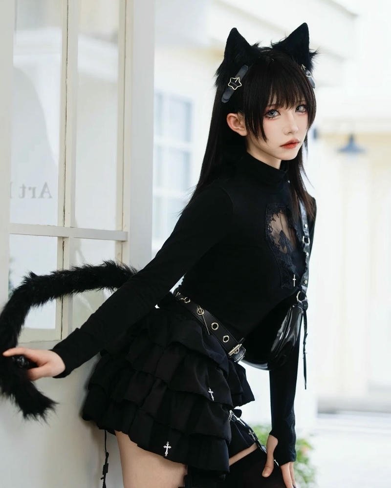 Cosplay mèo biểu cảm tự nhiên đầy sức sống