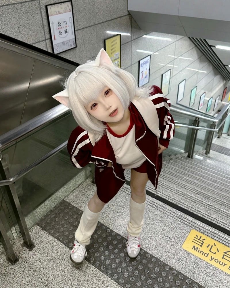 Cosplay mèo diện trang phục sáng tạo hài hòa