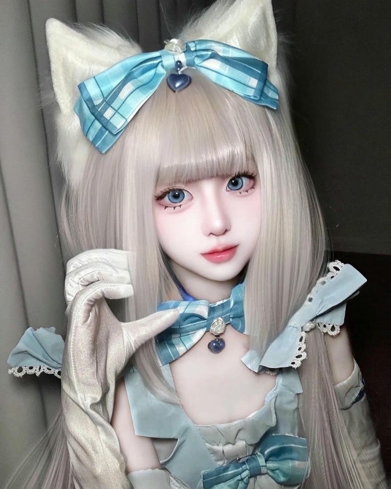 Cosplay mèo phong cách hiện đại đầy hấp dẫn