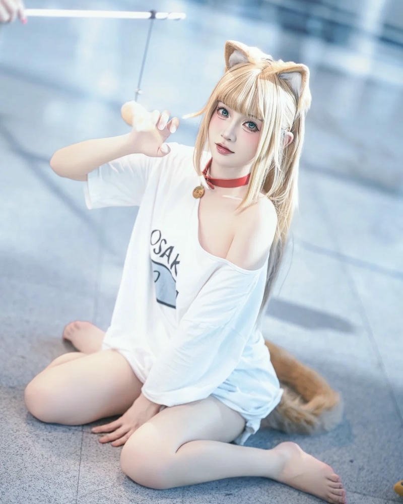Cosplay mèo phong thái tự nhiên đầy cuốn hút