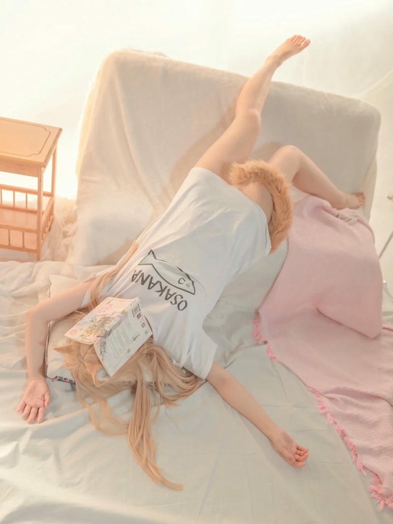 Cosplay mèo thần thái mềm mại đầy quyến rũ