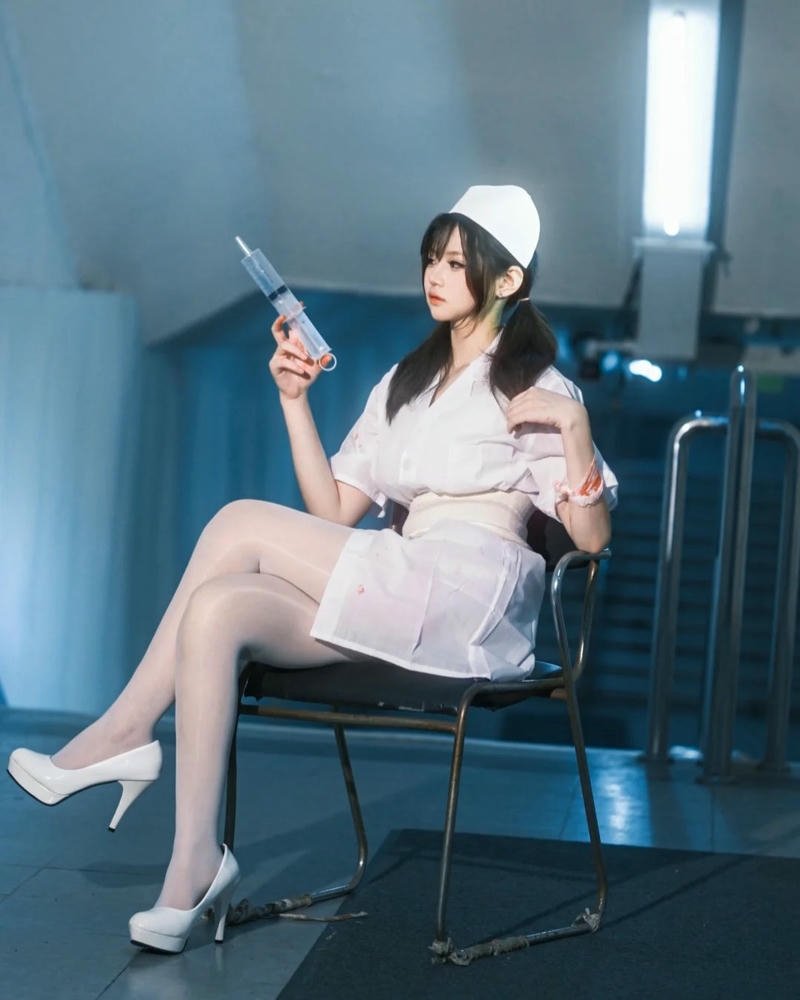 Cosplay nhân vật y tá ảnh mang diện mạo dễ nhận
