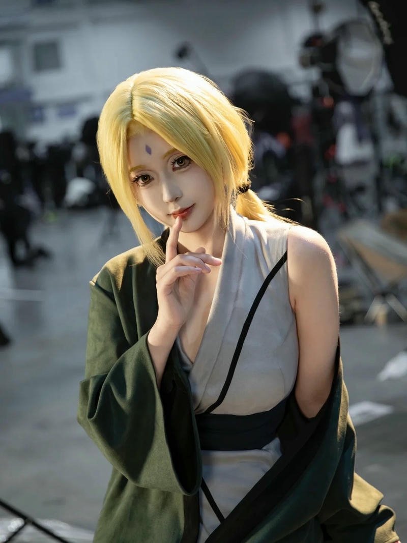 Cosplay tsunade phong cách độc đáo gây ấn tượng mạnh mẽ