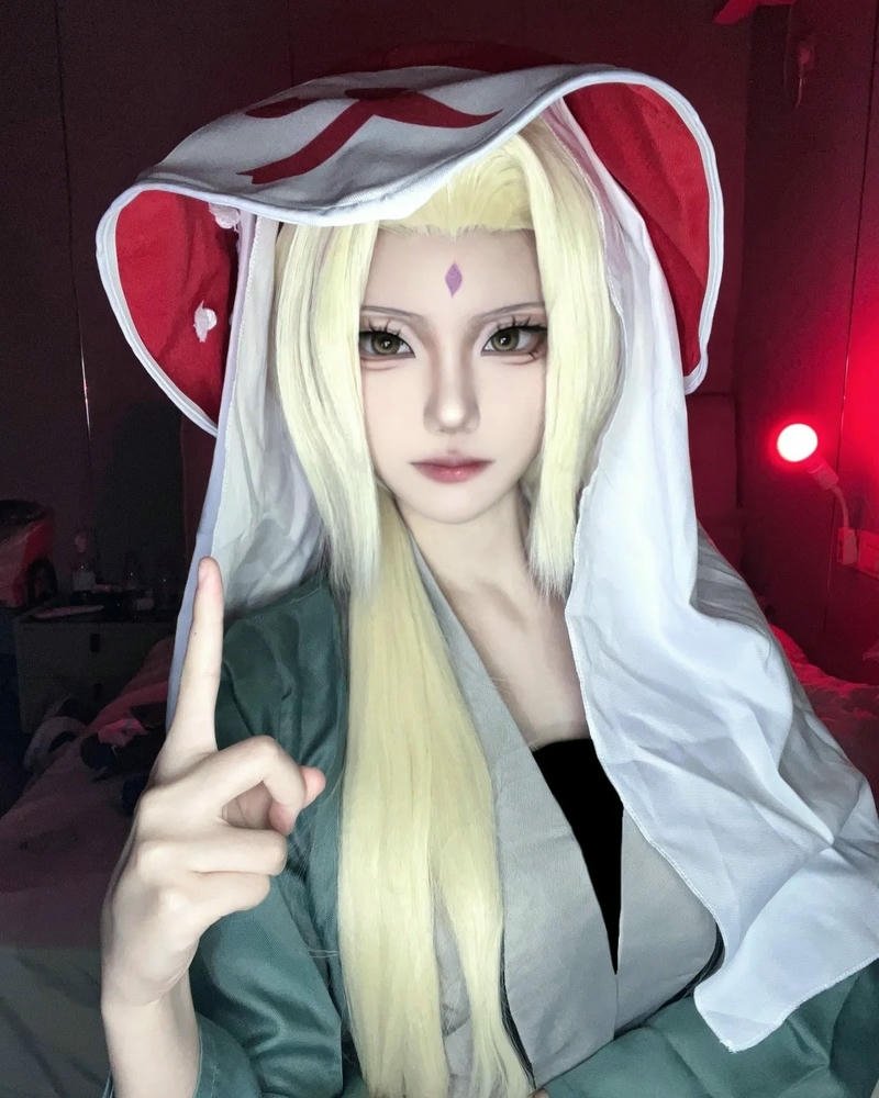 Cosplay tsunade phong cách sáng tạo với thần thái ấn tượng