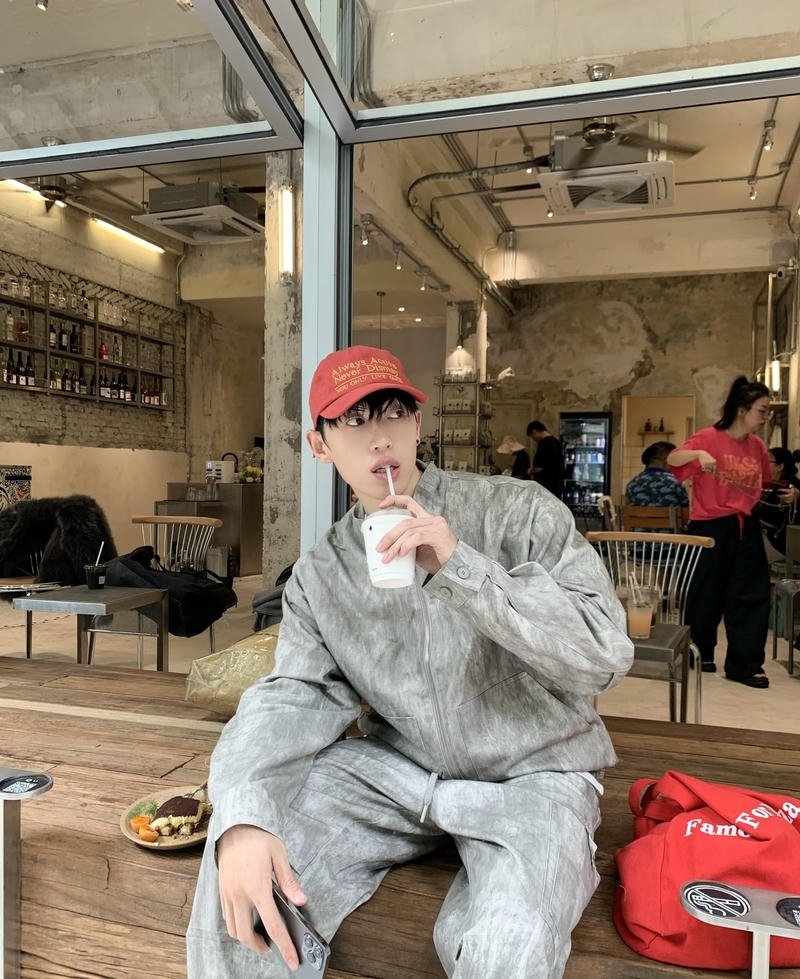 Diện mạo trẻ trung của trai đẹp sinh năm K7