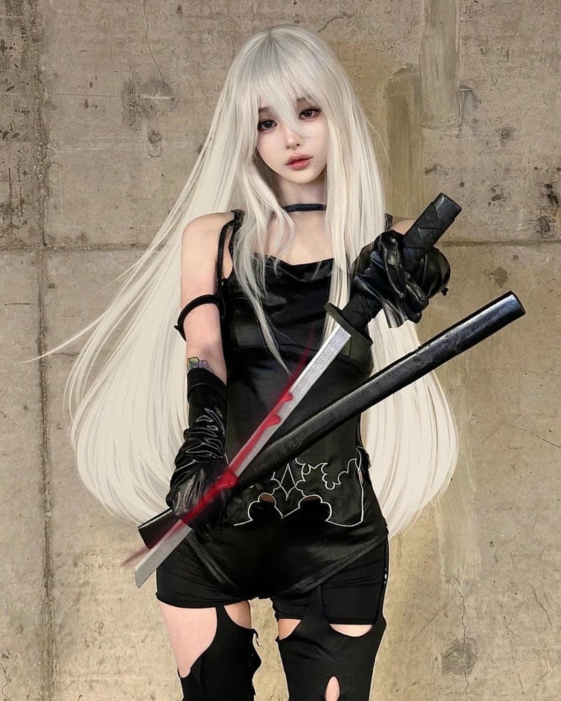 Gái xinh cosplay ánh sáng làm nổi bật đường nét