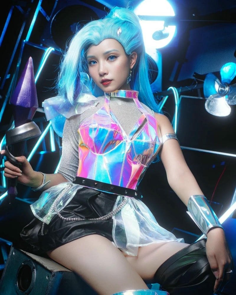 Gái xinh cosplay nụ cười ấm áp thân thiện