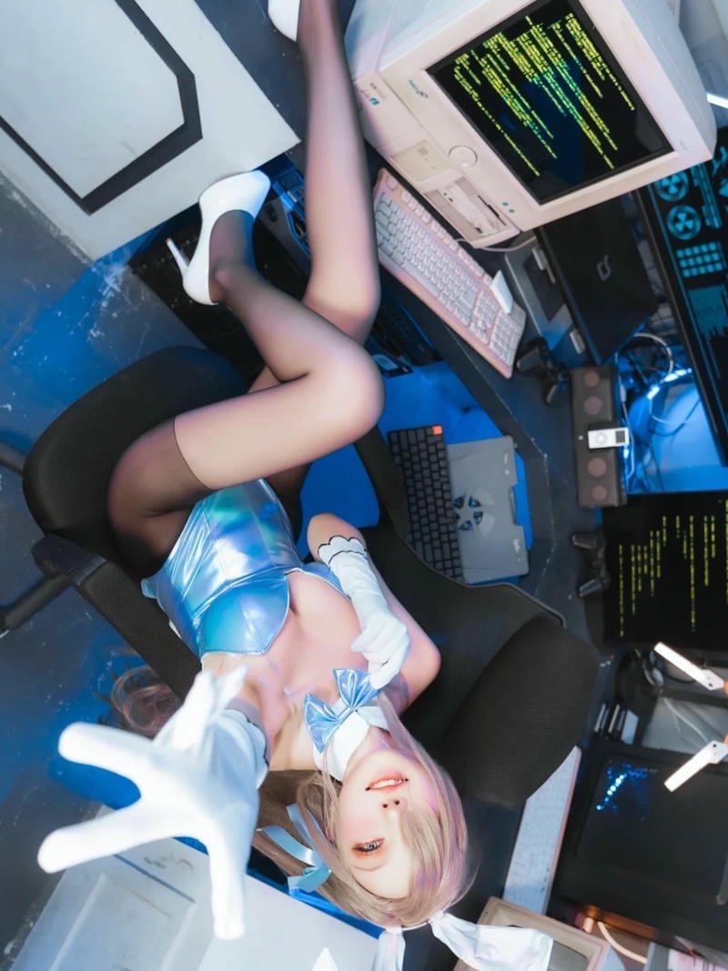 Gái xinh cosplay tạo dáng thanh thoát duyên dáng