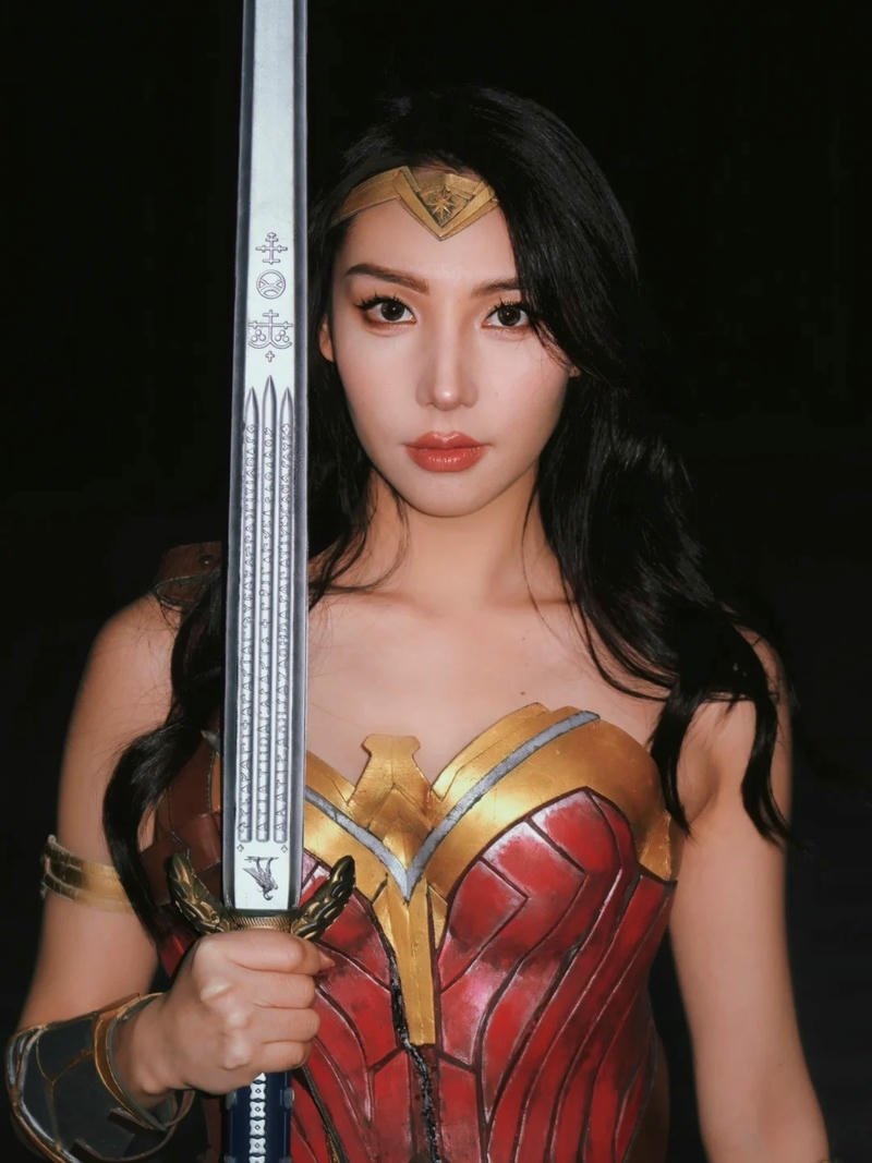 Gái xinh cosplay tư thế nhẹ nhàng đầy nữ tính