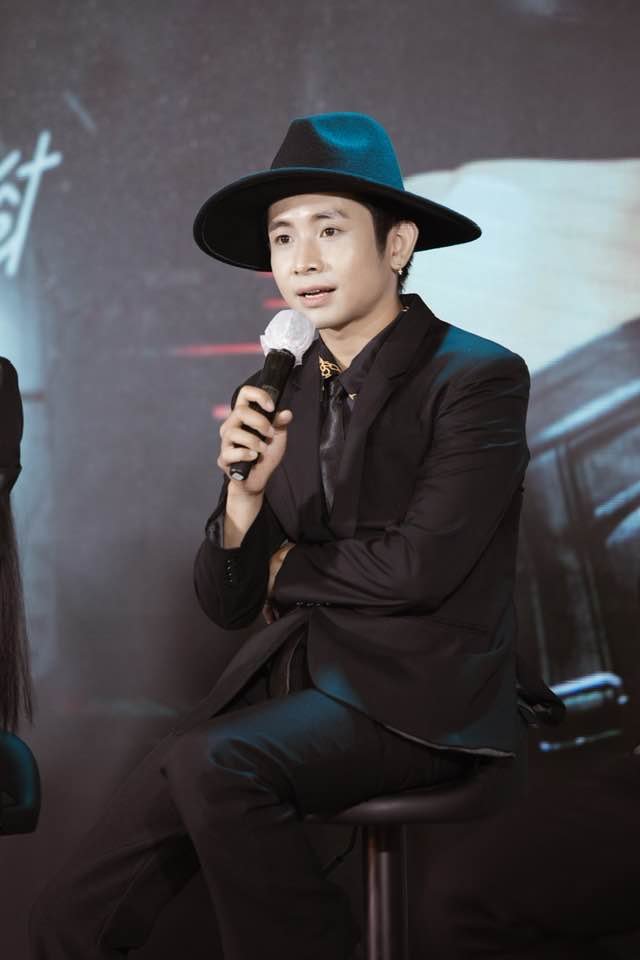 Góc ảnh chân dung tạo điểm nhấn nền Ricky Star