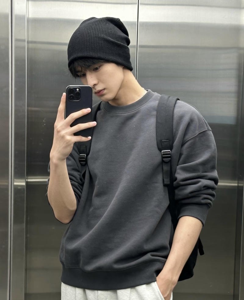 Góc chụp bán thân thiếu niên thuộc thế hệ 2K8