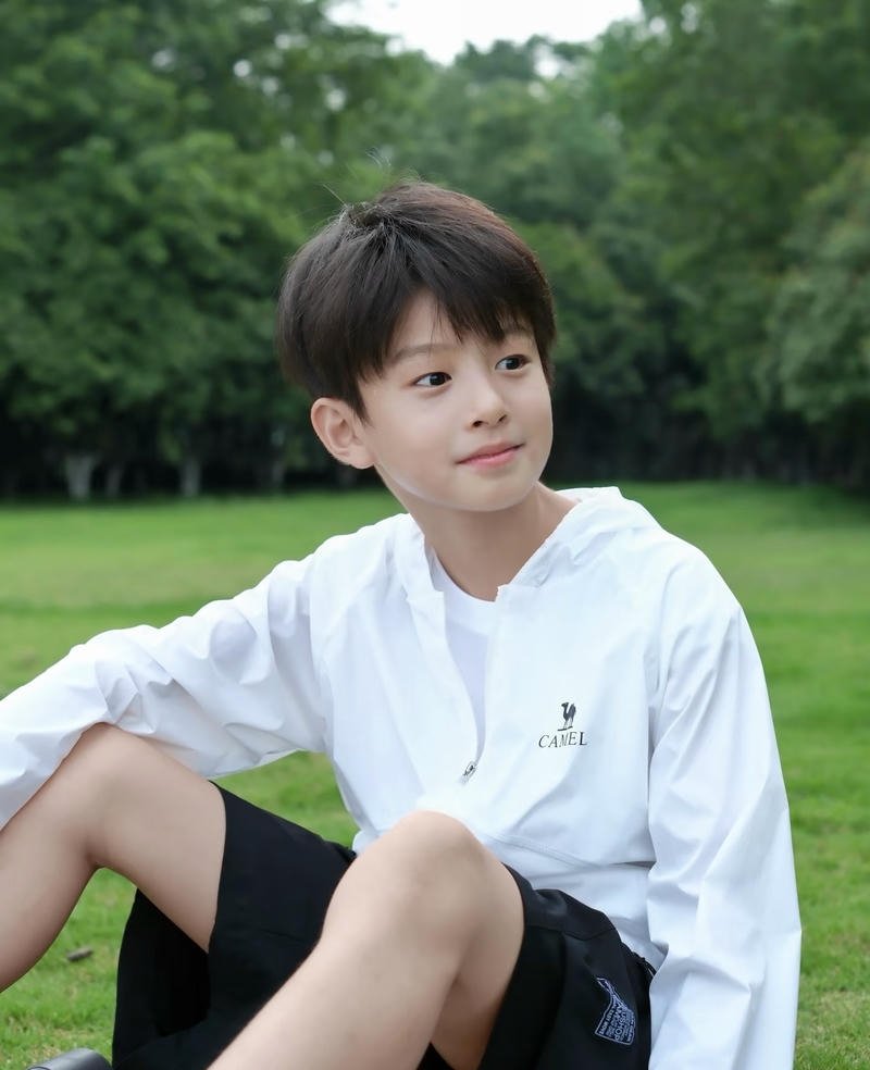 Góc nghiêng nhẹ làm nổi bật ảnh trai đẹp 2k13 cuốn hút