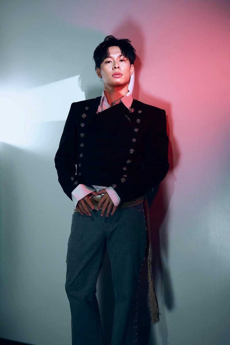 Gương mặt cuốn hút của HURRYKNG trong ảnh đẹp làm hình nền