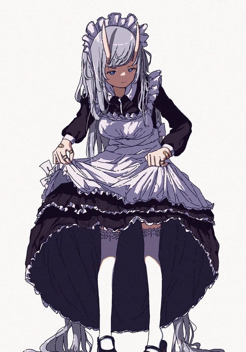 Gương mặt đáng yêu của cô gái trong ảnh anime hầu gái