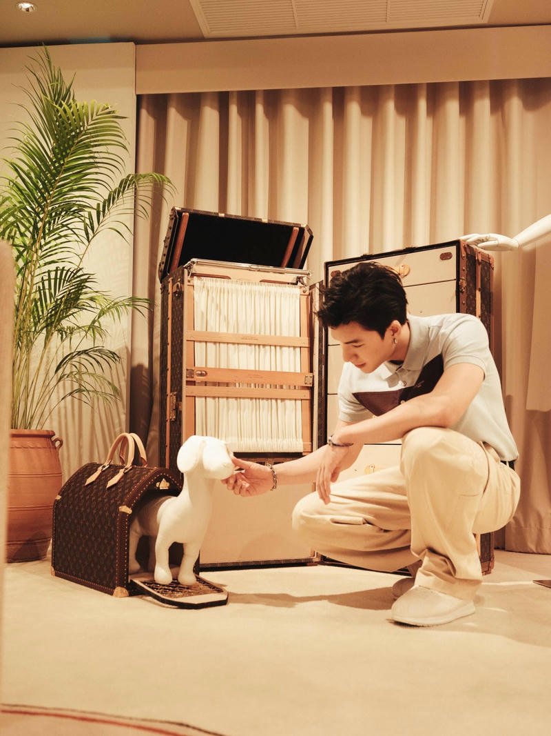 Gương mặt điển trai của HIEUTHUHAI trong ảnh đẹp