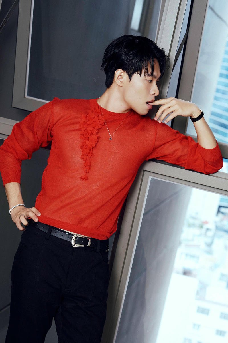 Gương mặt điển trai của HURRYKNG trong ảnh nền