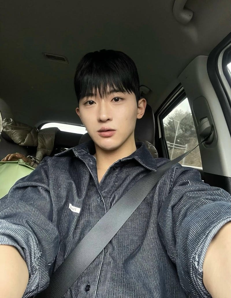 Gương mặt điển trai nổi bật trong bộ ảnh trai hàn quốc đẹp nhất