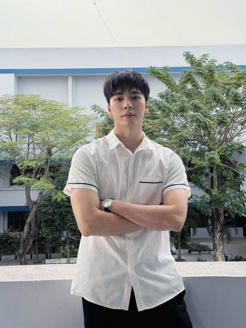 Gương mặt góc cạnh nam tính trong ảnh trai đẹp Việt Nam