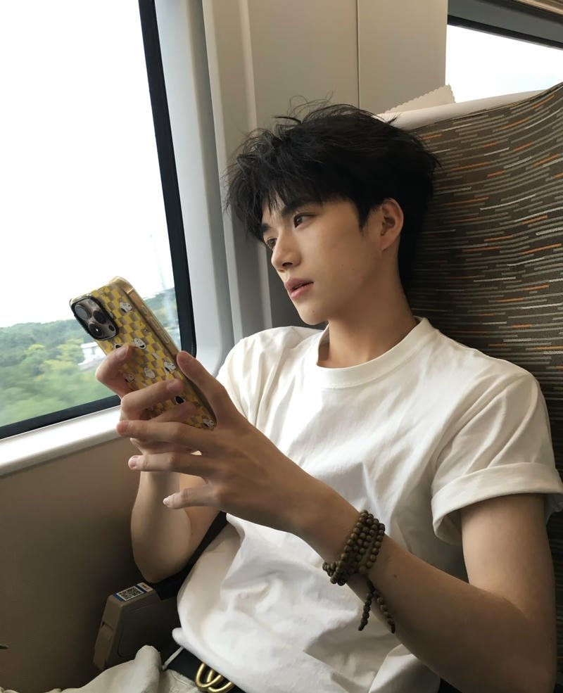 Gương mặt sáng nổi bật trong ảnh trai K11