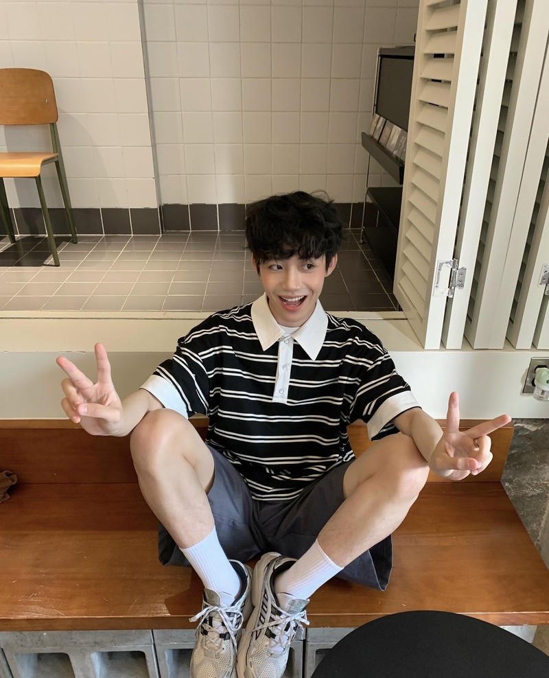 Gương mặt thư sinh trẻ trung phong cách ảnh trai Douyin