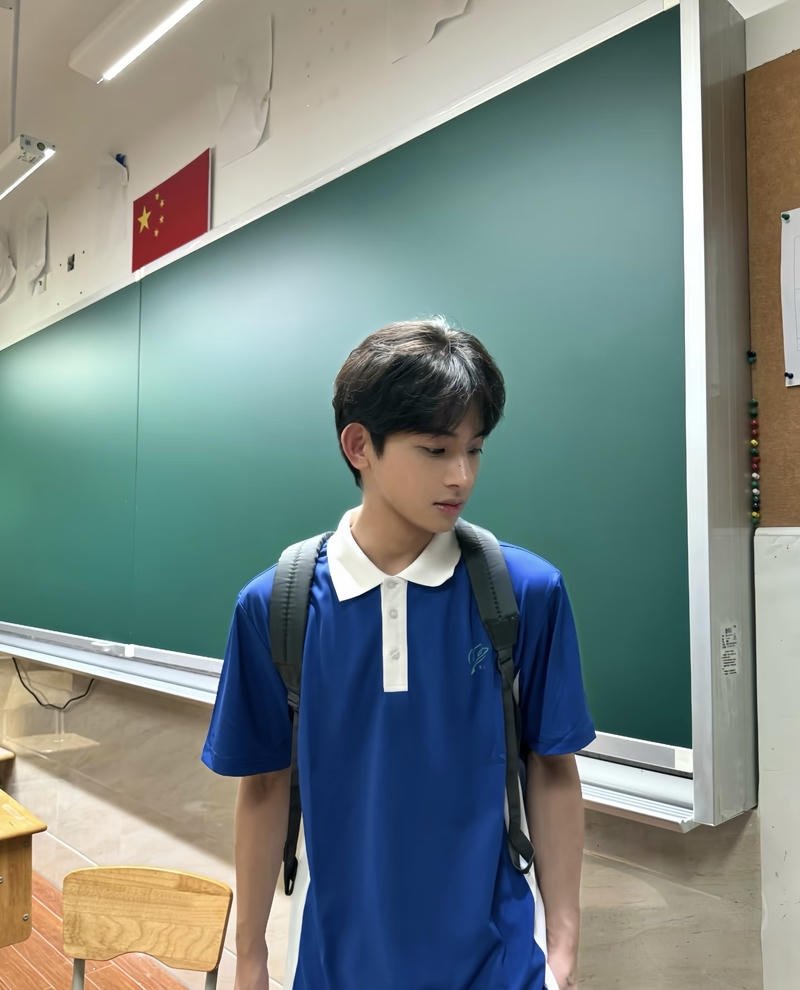 Gương mặt tươi sáng giúp ảnh trai k10 thêm phần nổi bật