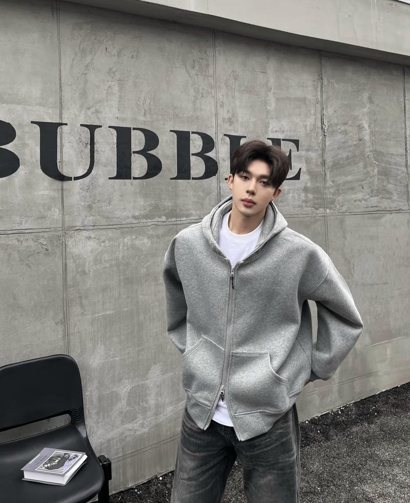 Gương mặt tươi sáng trong ảnh trai K11 trẻ trung