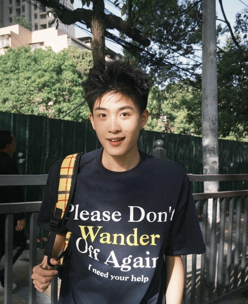 Gương mặt tươi sáng trong ảnh trai K11 trẻ trung(1)