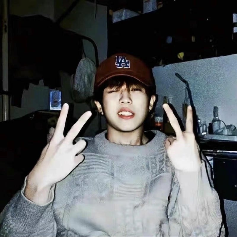 Hình ảnh avatar con trai ngầu thể hiện ánh nhìn sắc lạnh