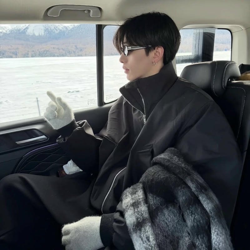 Hình ảnh avatar con trai ngầu với ánh nhìn đầy thu hút