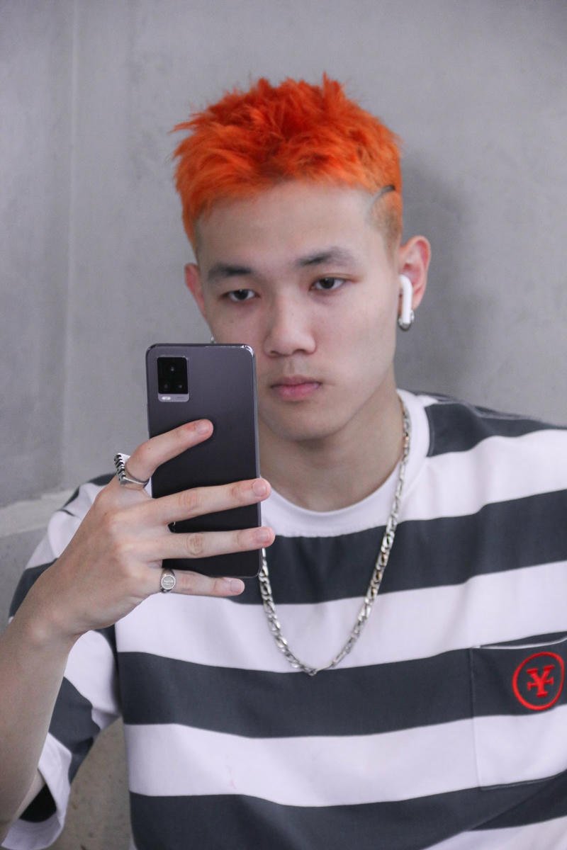 Hình ảnh biểu diễn đầy năng lượng tạo nền Tage