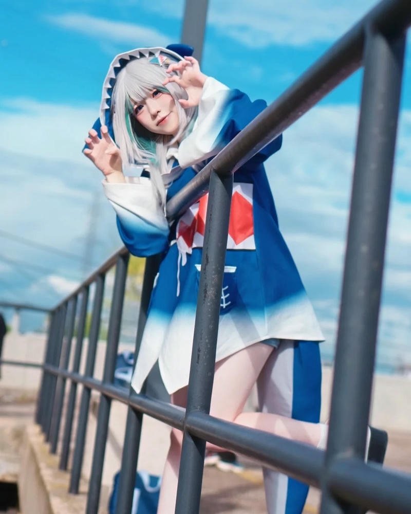 Hình ảnh cosplay Gawr Gura phiên bản sáng tạo mang cá tính riêng