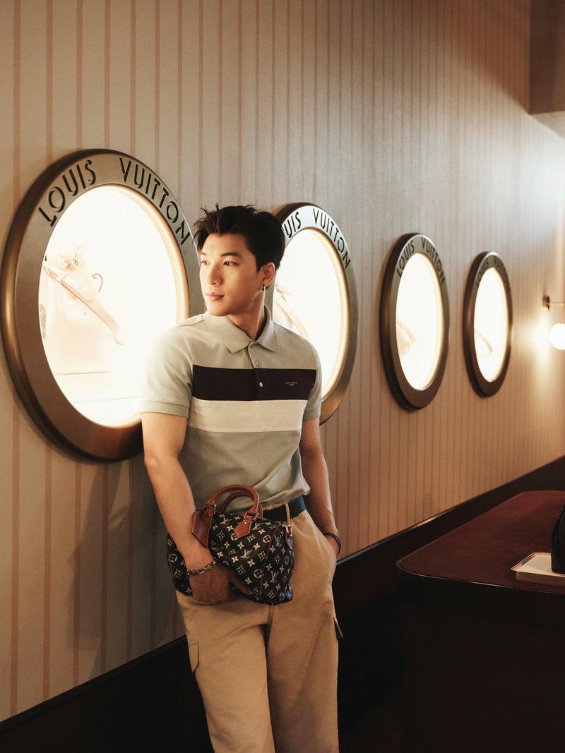 Hình ảnh đời thường nhẹ nhàng của HIEUTHUHAI ngoài đời