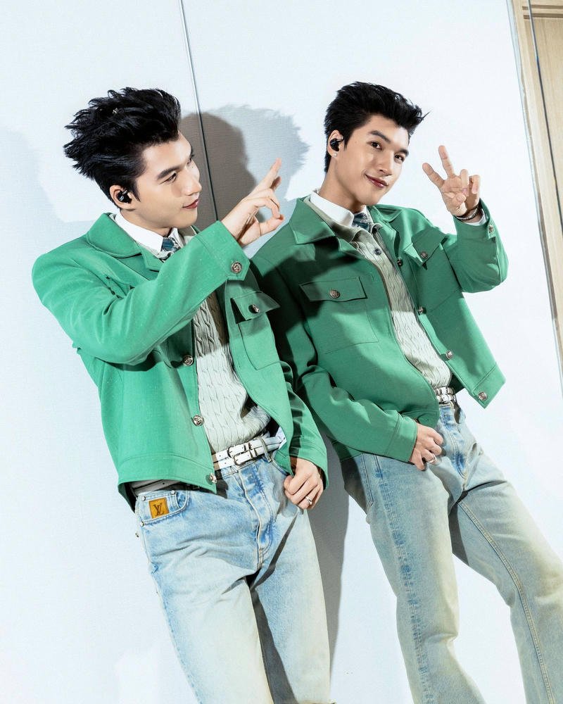 Hình ảnh đời thường trẻ trung của HIEUTHUHAI