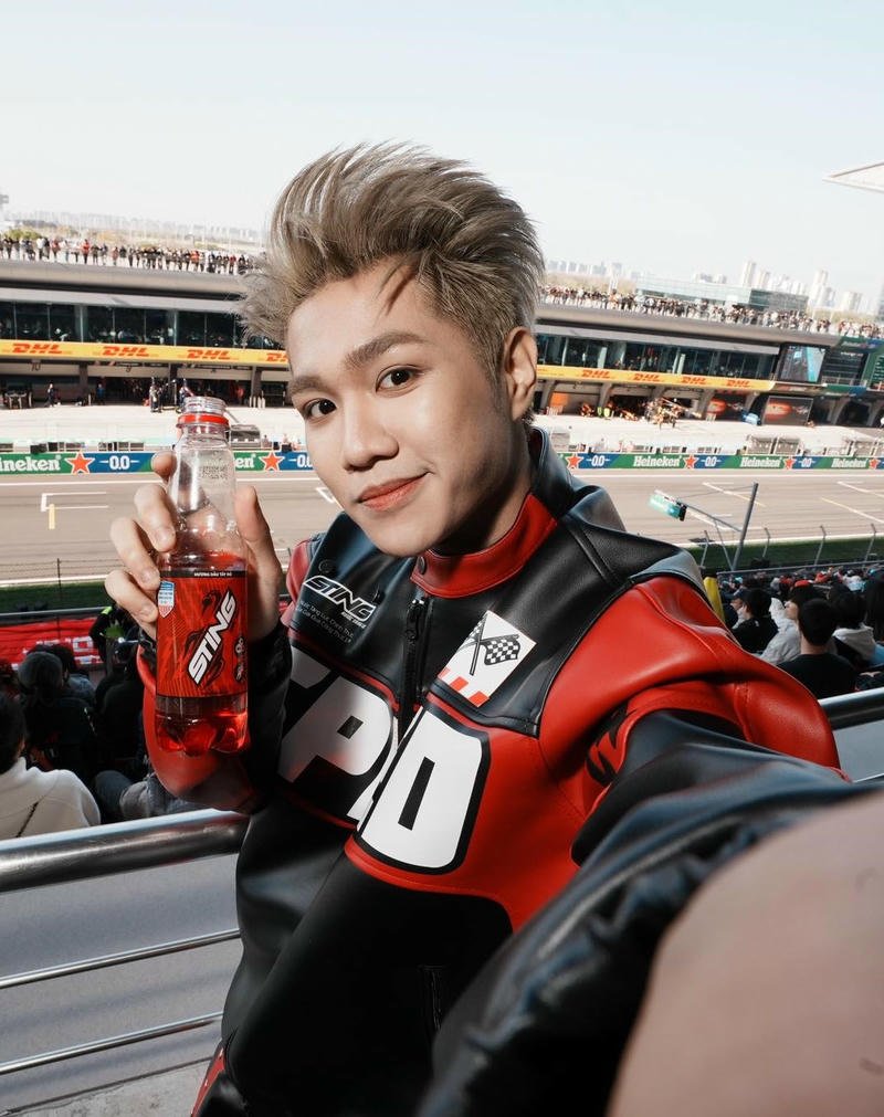 Hình ảnh gần gũi đời thường hợp làm nền Captain Boy