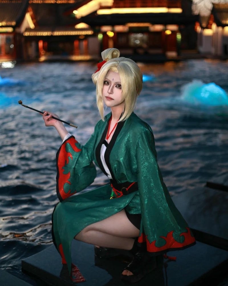 Hình ảnh hóa trang tsunade nổi bật với phong cách cuốn hút