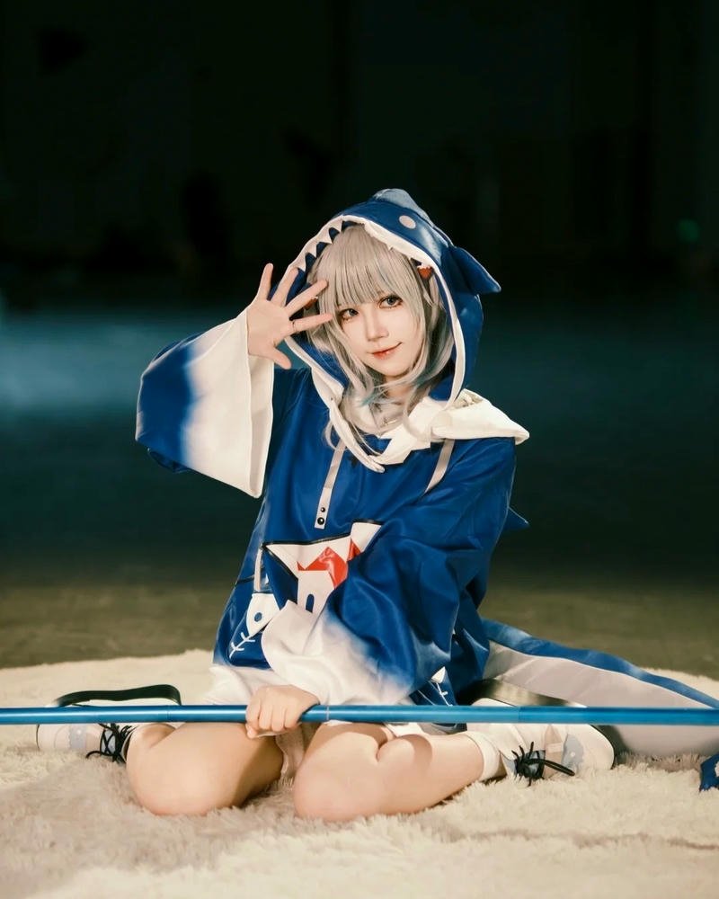 Hình ảnh nhập vai Yaoyaoqwq Gawr Gura biểu cảm tự nhiên dễ thương