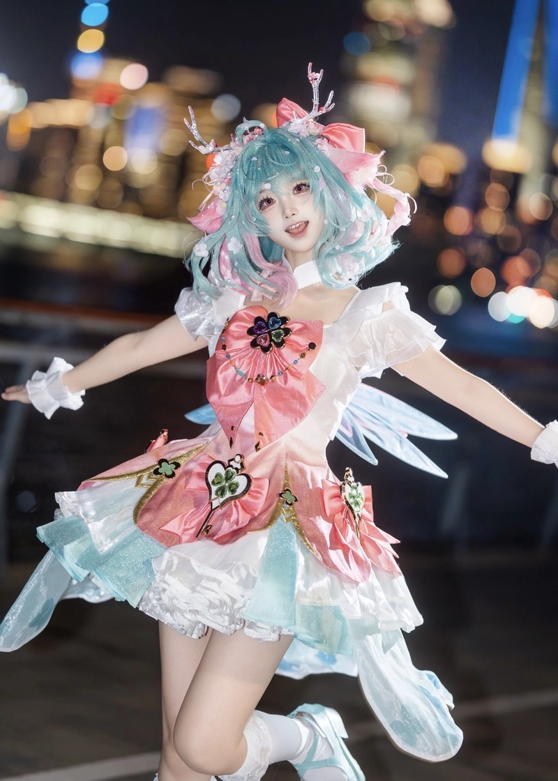 Hình cosplay Liên Quân mang phong cách mạnh mẽ cuốn hút