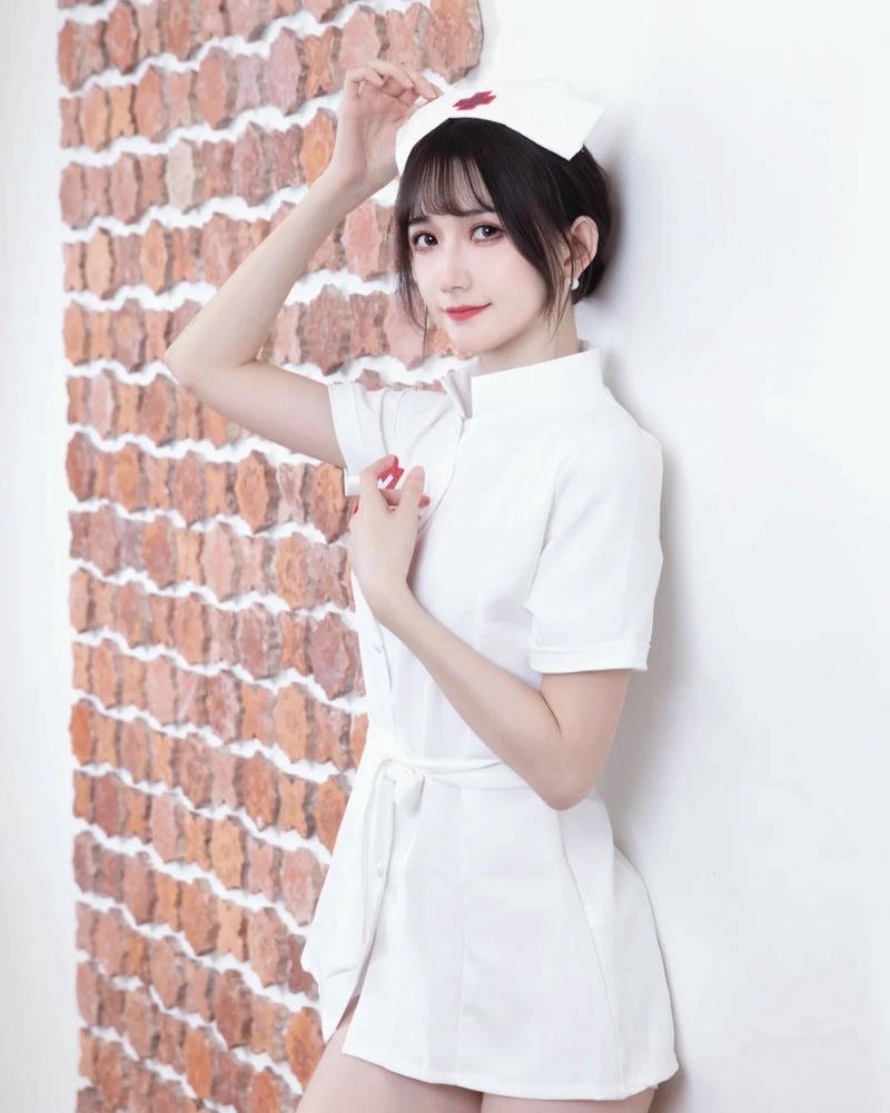 Hình cosplay y tá mang diện mạo đặc trưng dễ nhận biết