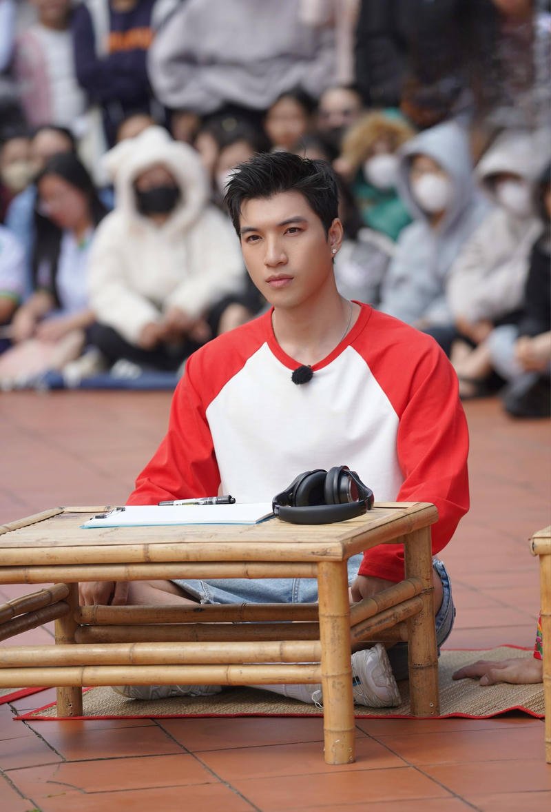 Hình nền HIEUTHUHAI với biểu cảm cá tính nổi bật