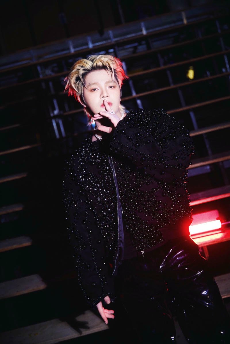 Hình nền Rhyder ghi lại thần thái nhẹ nhàng cuốn hút