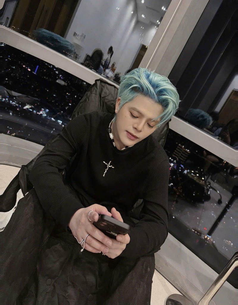 Hình nền Rhyder thể hiện phong cách nhẹ nhàng riêng