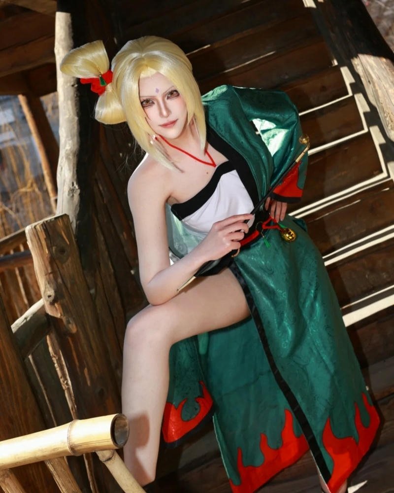 Hóa thân tsunade phong thái tự tin mang nét đẹp cá tính