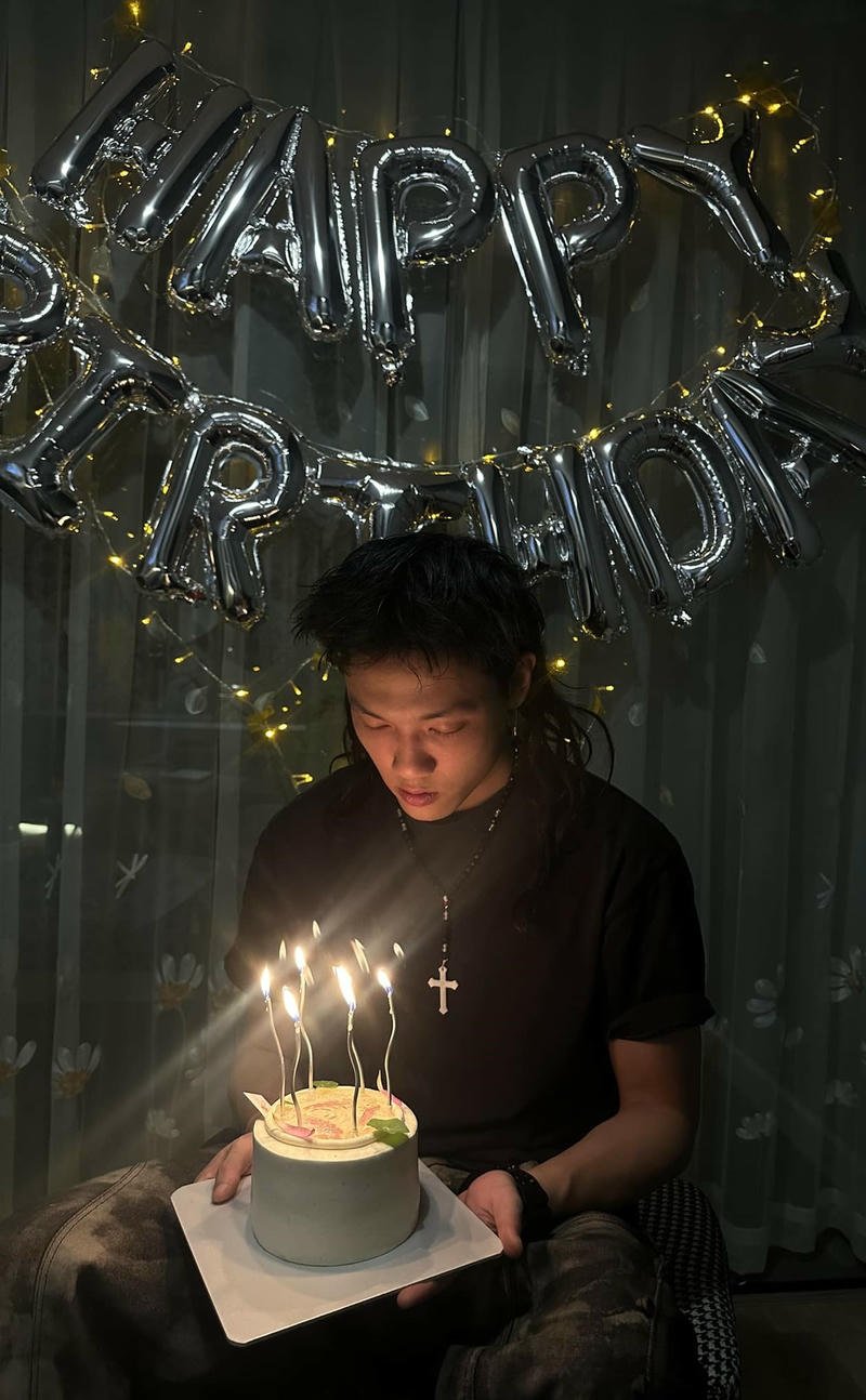 Khoảnh khắc biểu diễn ấn tượng tạo nền Tage